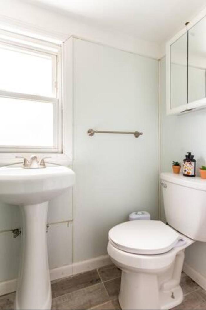 Room With A Private Shower นิวยอร์ก ภายนอก รูปภาพ